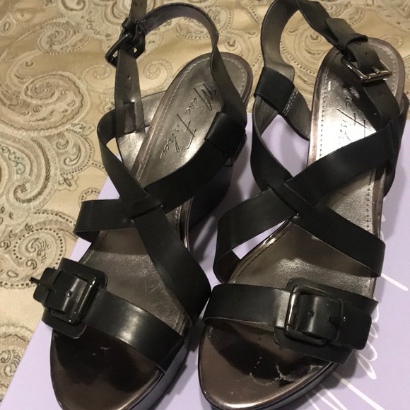 Black shoes - Picture 4 of 4